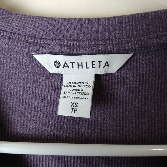 ATHLETA Uptempo Ribbed Vneck Stretchy Long Sleeve Purple Henley Top Extra Small - Picture 4 of 9